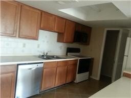 4444 Victory Dr unit 1314, Houston, TX 77088 - photo 2