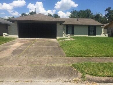 7733 Parker Rd, Houston, TX 77016 - photo 2