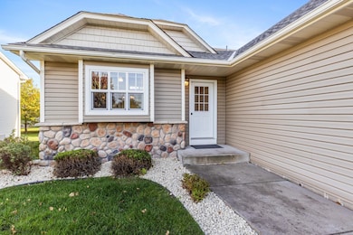 140 Stallion Ln, Circle Pines, MN 55014 - photo 2