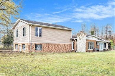 11377 Hill Rd, Memphis, MI 48041 - photo 7