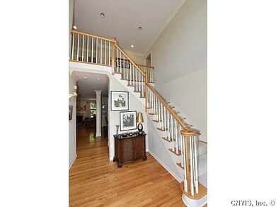 Foyer. 2 Story Entryway