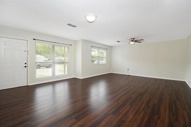 640 Pine St, Hurst, TX 76053 - photo 3