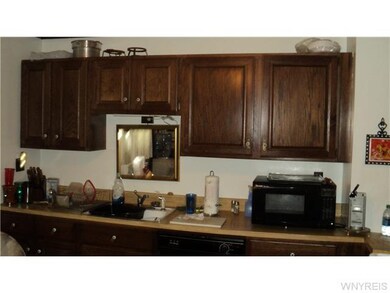 Kitchen                   l  LO Lower       l