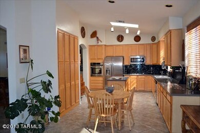 Kitchen & Breakfast
