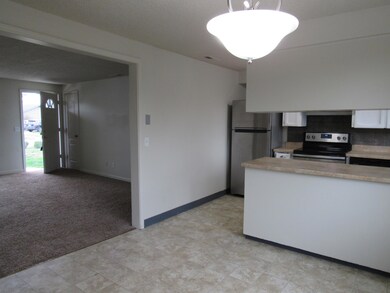 1411 Pleasant St, Medford, OR 97504 - photo 3