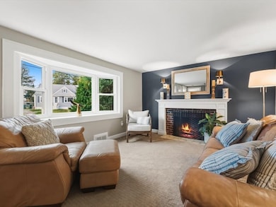 182 Sunnyside Rd, Norwood, MA 02062 - photo 3