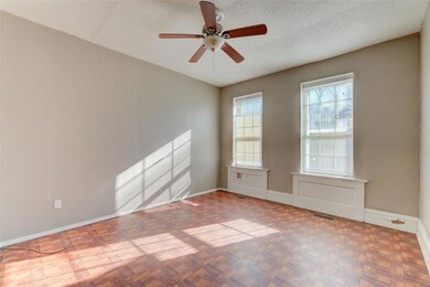 4427 Athlone Ave, Saint Louis, MO 63115 - photo 2