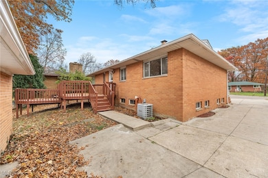 2023 Thurmont Rd, Akron, OH 44313 - photo 3