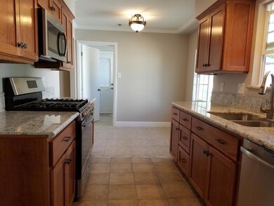 230-kitchen-dining-laundry
