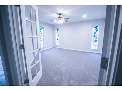 1402 Shady Creek Dr, Euless, TX 76040 - photo 3