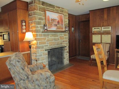 3019 Maple Ave, Reading, PA 19605 - photo 6