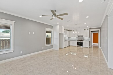 3905 Melbourne St, Houston, TX 77026 - photo 5