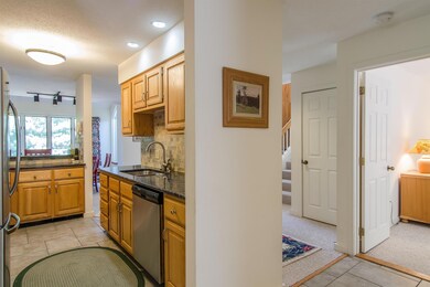 1140 Murphys Rd unit 10C, Hartford, VT 05001 - photo 3