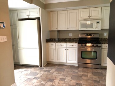 27 Pleasant St unit 1, Middleton, MA 01949 - photo 2