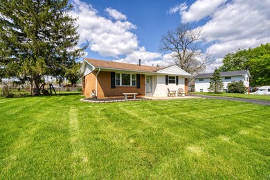 3484 Maple Shade Ct, Columbus, OH 43228 - photo 2