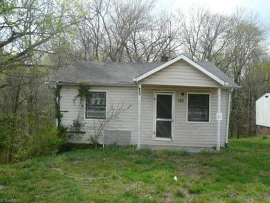 310 Hill St, Reidsville, NC 27320 - photo 2