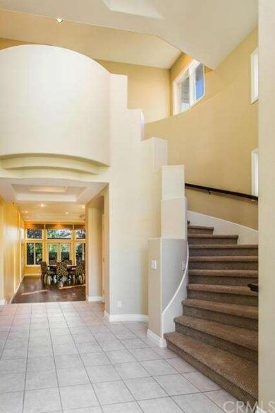 Dramatic 2 Story Entry