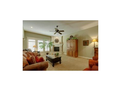 120 S Westglen Dr, Raymore, MO 64083 - photo 4