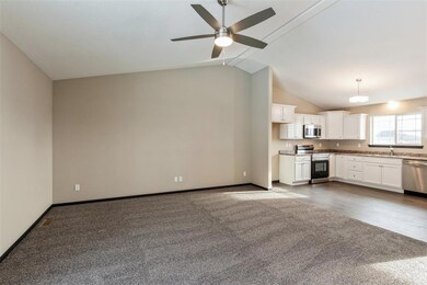 2000 Holly Meadow Ave SW, Cedar Rapids, IA 52404 - photo 6