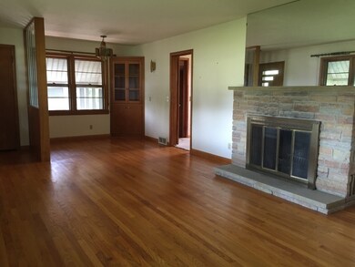 4724 Schneider Dr, Oregon, WI 53575 - photo 2