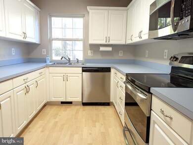 11510 Wisteria Ct, Swan Point, MD 20645 - photo 6