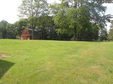 FABULOUS YARD!!!!! SOOOOOO MANY POSSIBILITIES!!