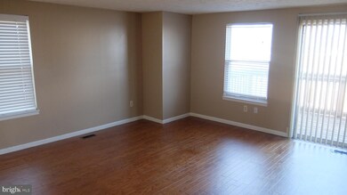 9101 Aspenpark Ct, Lorton, VA 22079 - photo 3