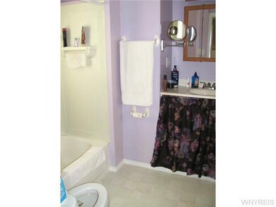 Bathroom Updated Full bathroom in lower unit