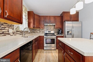 11420 Tulip Poplar Terrace, Germantown, MD 20876 - photo 7