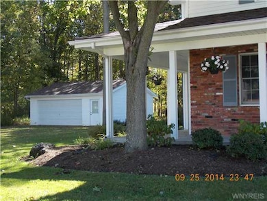 1005 Castlebar Dr, North Tonawanda, NY 14120 - photo 3