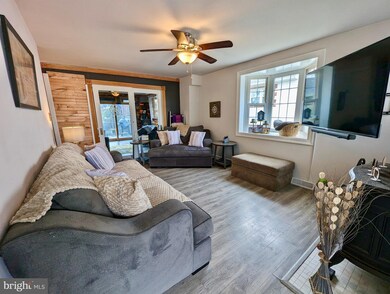 325 Springfield Ave, Folsom, PA 19033 - photo 3