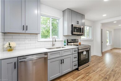 829 Lewis St, Asheboro, NC 27203 - photo 4