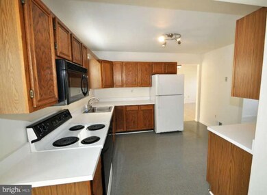 9371 Kings Post Ct, Laurel, MD 20723 - photo 7