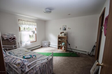 10 Cramer Rd, Bushkill, PA 18324 - photo 4