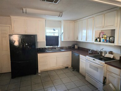 321 E Mustang St, Crowley, TX 76036 - photo 5