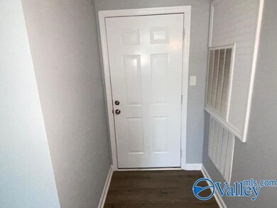 2940 Hood Rd SW unit I, Huntsville, AL 35805 - photo 2