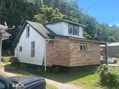 28 Highland Ave, Beech Bottom, WV 26030 - photo 2
