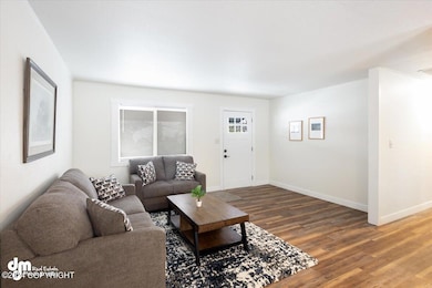 04-Living Room_IMG_3411-Edit