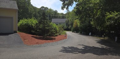 81 Rockland St, North Easton, MA 02356 - photo 3