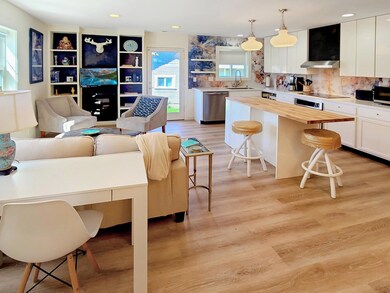 5.5 Living Room From Entrance