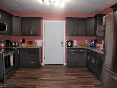 880 Harris Rd, Sheffield Lake, OH 44054 - photo 5