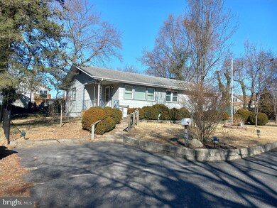 861 Lichtenthal St, Delran, NJ 08075 - photo 2