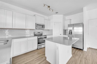 132 Bronco Billy Dr, Jarrell, TX 76537 - photo 7