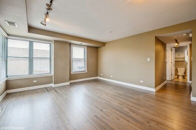 2545 W Catalpa Ave unit 4A, Chicago, IL 60625 - photo 4