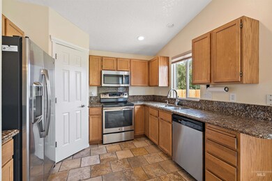 1322 Willow Creek Dr, Nampa, ID 83686 - photo 6
