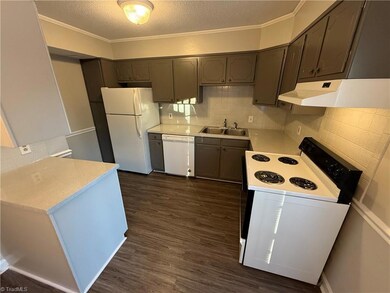 2350 Bay Meadows Ct unit E, Winston Salem, NC 27103 - photo 6