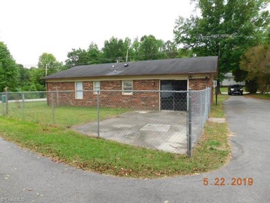 1213 E Fairfield Rd, High Point, NC 27263 - photo 7