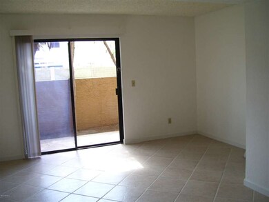 Great room with niche