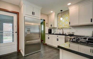 168 Frebis Ave, Columbus, OH 43206 - photo 5