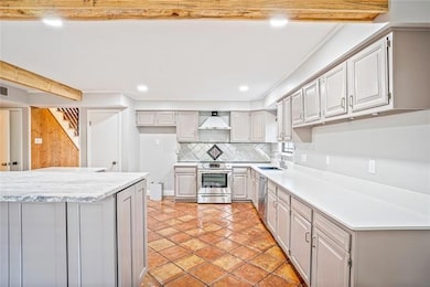 1125 Forest Ln unit A, Mandeville, LA 70448 - photo 3